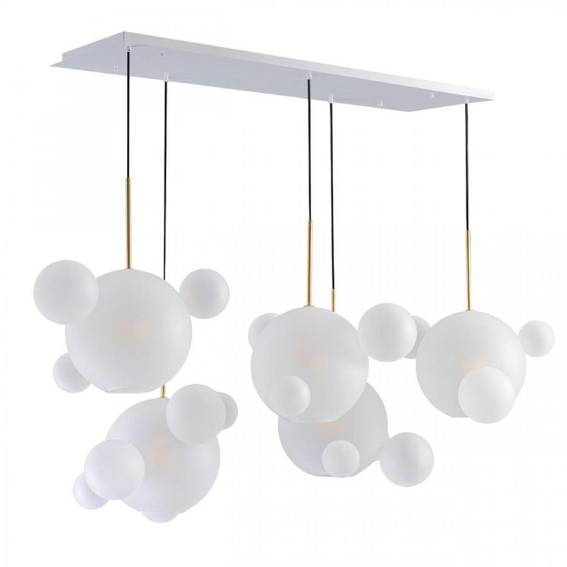 Линейный Светодиодный Светильник Giopato & Coombes Bubble Chandelier Linear Circle матовое белое стекло 5 плафонов Белый Золотой в Перми | Loft Concept 