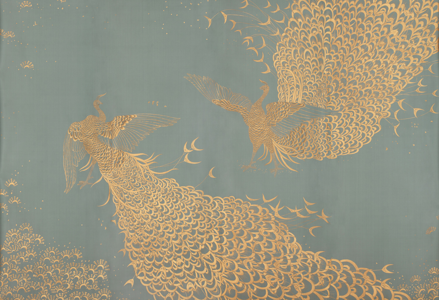 Обои ручная роспись в стиле Арт-деко Whistler Peacocks Golden colourway on Blue Grey dyed silk Обои ручная роспись в стиле Арт-деко Whistler Peacocks Golden colourway on Blue Grey dyed silk - постер Loft-Concept в Перми
