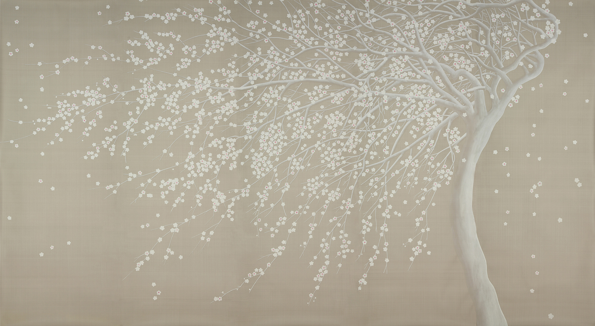 Обои ручная роспись Windswept Blossom Blossom on Lead Grey dyed silk Обои ручная роспись Windswept Blossom Blossom on Lead Grey dyed silk - постер Loft-Concept в Перми