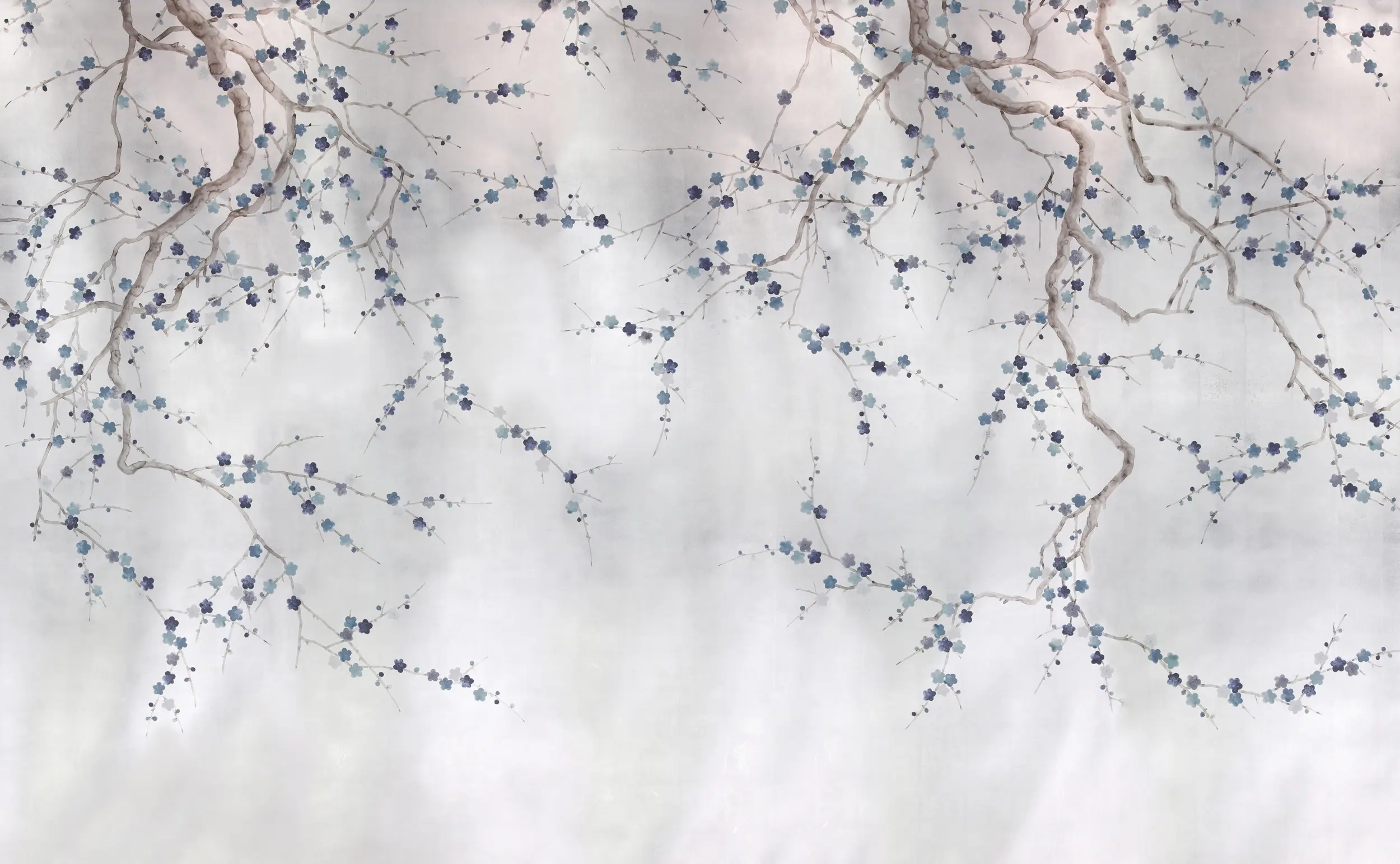 Обои ручная роспись Plum Blossom Inky Hokusai on Sterling Silver gilded silk Обои ручная роспись Plum Blossom Inky Hokusai on Sterling Silver gilded silk - постер Loft-Concept в Перми