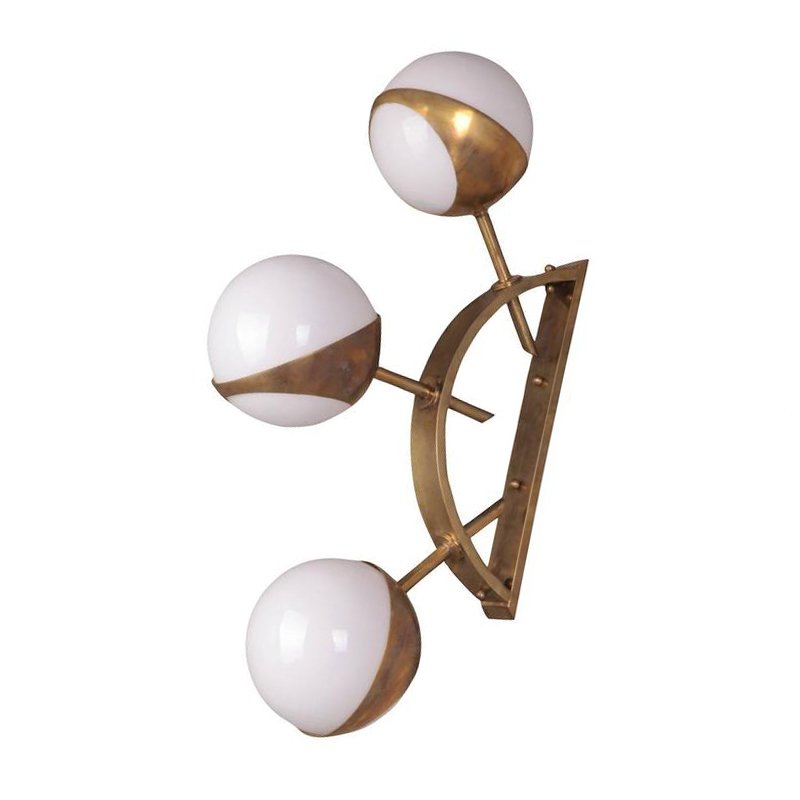 Бра Midcentury Style Triple Orb Brass and Glass Wall Lamp Латунь Белый в Перми | Loft Concept 