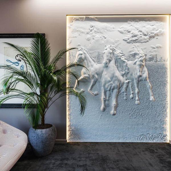 Барельеф HORSES  в Перми | Loft Concept 