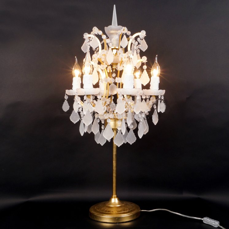 Настольная лампа 19TH C. ROCOCO IRON & White Matt CRYSTAL Table Lamp Белый Золотой в Перми | Loft Concept 