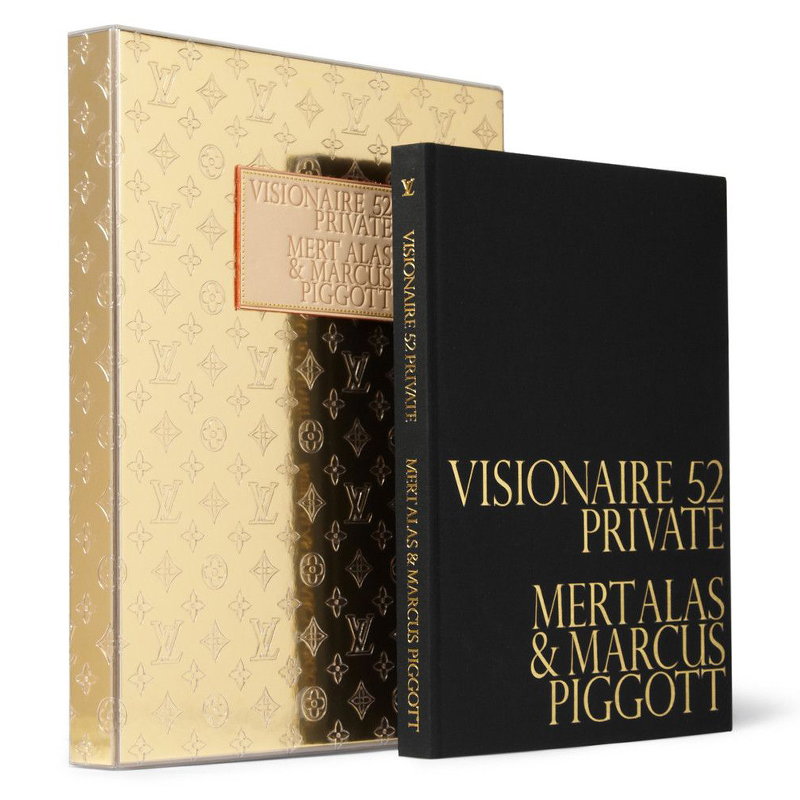 Книга VISIONAIRE 52 PRIVATE LOUIS VUITTON  в Перми | Loft Concept 