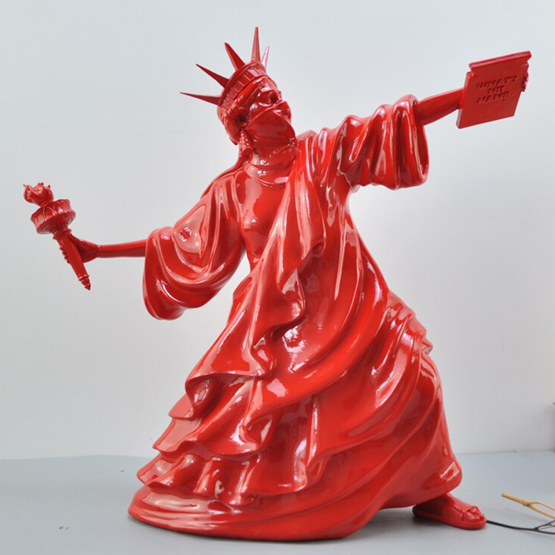 Статуэтка Freedom Riot Red Красный Статуэтка Freedom Riot Red Красный в Перми | Loft Concept