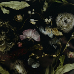 Круглый поднос из эпоксидной смолы с цветами черный Epoxy Resin Flowers Tray Black варинант исполнения - 3 | Loft Concept в Перми