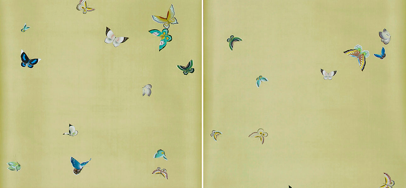 Обои ручная роспись Butterflies Special Colourway on Pea Green dyed silk Обои ручная роспись Butterflies Special Colourway on Pea Green dyed silk - Loft-Concept в Перми