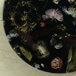 Круглый поднос из эпоксидной смолы с цветами черный Epoxy Resin Flowers Tray Black варинант исполнения - 4 | Loft Concept в Перми