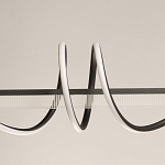 Люстра линейная черного цвета с волнообразным металлическим элементом Luke Lampco Tracer Lamp варинант исполнения - 3 | Loft Concept в Перми