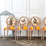 Стул бежевый в разноцветную полоску из натурального бука с изображением птиц и цветов Blooming Red Birds Colorful Stripes Chair варинант исполнения - 10 | Loft Concept в Перми