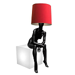 Лампа MANNEQUIN LAMP с абажуром девушка на кресле варинант исполнения - 2 | Loft Concept в Перми