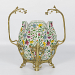 Ваза белого цвета из фарфора с ярким цветочным узором и бронзовыми ручками в виде ветвей Eden Garden porcelain and bronzeм варинант исполнения - 3 | Loft Concept в Перми