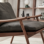 Кресло c каркасом из массива дерева и мягкой кожаной обивкой Walnut Armchair варинант исполнения - 6 | Loft Concept в Перми