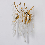 Бра золотого цвета с ветвями и белыми овальными стеклянными подвесками Droplet Chandelier варинант исполнения - 3 | Loft Concept в Перми