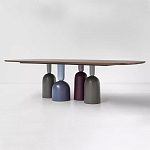 Обеденный стол деревянный с разноцветными фигурными ножками Cop варинант исполнения - 1 | Loft Concept в Перми