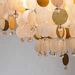 Люстра подвесная с белыми и золотыми круглыми подвесками Диаметр 70 см SHELL Chandelier варинант исполнения - 3 | Loft Concept в Перми