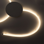 Люстра белого цвета с тремя изогнутыми светодиоидными плафонами Luke Lampco Tracer Lamp варинант исполнения - 5 | Loft Concept в Перми