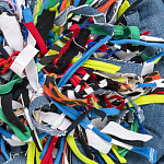 Подушка круглая из джинсовой одежды Heart Round варинант исполнения - 2 | Loft Concept в Перми