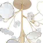 Потолочный светильник с золотыми ветвями и белыми лепестками на круглом рельефном основании Wintery flovers варинант исполнения - 2 | Loft Concept в Перми