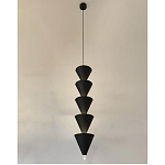 Подвесной светильник светодиодный в виде ряда черных металлических конусов  Herringbone варинант исполнения - 1 | Loft Concept в Перми