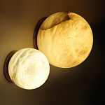 Настенно-потолочный светильник с плафоном в форме шара из алебастра Cryptocrystalline Stone варинант исполнения - 2 | Loft Concept в Перми