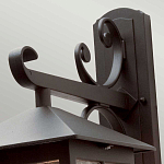 Настенный фонарь черного цвета в форме фонаря с решетчатым плафоном и фактурным стеклом Elstead Lighting варинант исполнения - 2 | Loft Concept в Перми