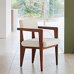 Кресло обеденное Alcove White Boucle из массива ореха варинант исполнения - 8 | Loft Concept в Перми