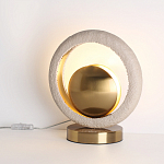 Настольная лампа с бежевым текстурным кольцом и латунным шаром в центре Tactile   варинант исполнения - 4 | Loft Concept в Перми