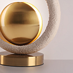 Настольная лампа с бежевым текстурным кольцом и латунным шаром в центре Tactile   варинант исполнения - 7 | Loft Concept в Перми