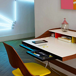 Письменный стол с 2-мя чёрными выдвижными ящиками и нишей с цветными разделителями Ballan варинант исполнения - 6 | Loft Concept в Перми