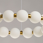 Люстра круглая с матовыми белыми шарами PEARLS Suspension варинант исполнения - 4 | Loft Concept в Перми