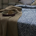 Постельное белье темно-синего цвета с рисунком Blossom Essence Sophie варинант исполнения - 7 | Loft Concept в Перми