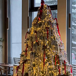 Комплект Новогодней Елки вместе с серебряной мишурой и красными лентами варинант исполнения - 2 | Loft Concept в Перми