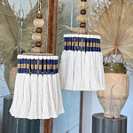 Подвесной светильник с подвесом из деревянных бусин и абажуром из кисточек Аmbiance варинант исполнения - 2 | Loft Concept в Перми