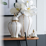 Ваза с золотыми полосами на белом фоне Chinoiserie Ceramics варинант исполнения - 2 | Loft Concept в Перми