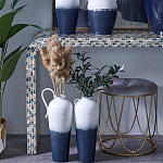 Ваза с градиентным цветом от белого к глубокому синему и декоративными ручками Ocean