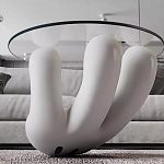 Дизайнерский журнальный стол с круглой прозрачной столешницей на белом фигурном основании Luqak варинант исполнения - 3 | Loft Concept в Перми