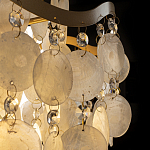 Люстра подвесная с белыми перламутровыми подвесками и изогнутыми золотистыми элементами Диаметр 50 см SHELL Chandelier варинант исполнения - 4 | Loft Concept в Перми