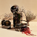 Шкатулка из эпоксидной смолы с цветами черная Epoxy Resin Oval Box Black варинант исполнения - 6 | Loft Concept в Перми