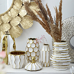 Ваза белая с рельефной поверхностью и золотыми полосами Vase Beehive варинант исполнения - 7 | Loft Concept в Перми