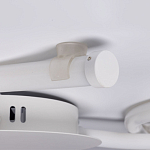 Люстра белого цвета с тремя изогнутыми светодиоидными плафонами Luke Lampco Tracer Lamp варинант исполнения - 7 | Loft Concept в Перми