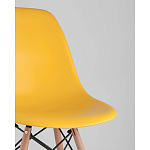Пластиковый стул на ножках из массива бука Eames Yellow варинант исполнения - 2 | Loft Concept в Перми