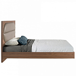 Кровать двуспальная с высоким изголовьем из дерева и подушек из экокожи Modern Look варинант исполнения - 2 | Loft Concept в Перми