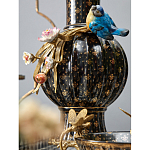 Ваза черная фарфоровая с  узором и бронзовым декором в виде веток с фарфоровой птичкой и цветами Eden Garden варинант исполнения - 3 | Loft Concept в Перми