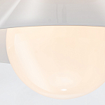 Потолочный светильник в форме конуса с белым шарообразным плафоном Quintiesse варинант исполнения - 3 | Loft Concept в Перми