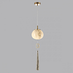 Подвесной светильник с шарообразным плафоном из белого стекла с подвеской из камня и кисточкой Agatelle варинант исполнения - 4 | Loft Concept в Перми