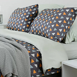 Постельное белье из сатина с принтом треугольники 150х200 см Triangular Dreams варинант исполнения - 7 | Loft Concept в Перми