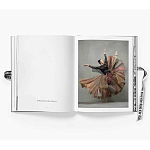 Подарочное издание про феминизм в моде Марии Грации Кьюри Her Dior Maria Grazia Chiuris New Voice варинант исполнения - 3 | Loft Concept в Перми