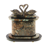 Часы настольные из натурального камня с декором в виде двух лебедей Swans Stone Clock варинант исполнения - 3 | Loft Concept в Перми