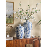 Ваза фарфоровая с узким горлышком и синими цветочными мотивами Independence варинант исполнения - 6 | Loft Concept в Перми